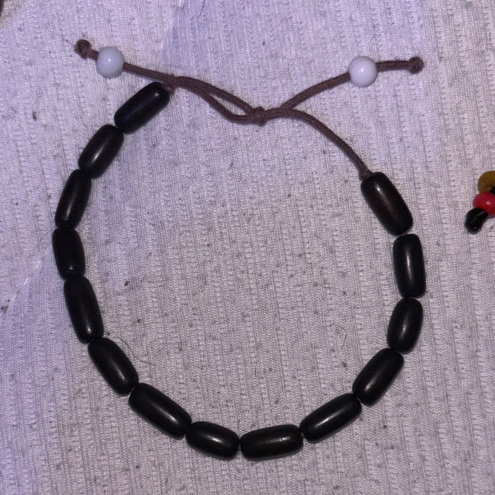 Bracelets - Picture 4 of 8